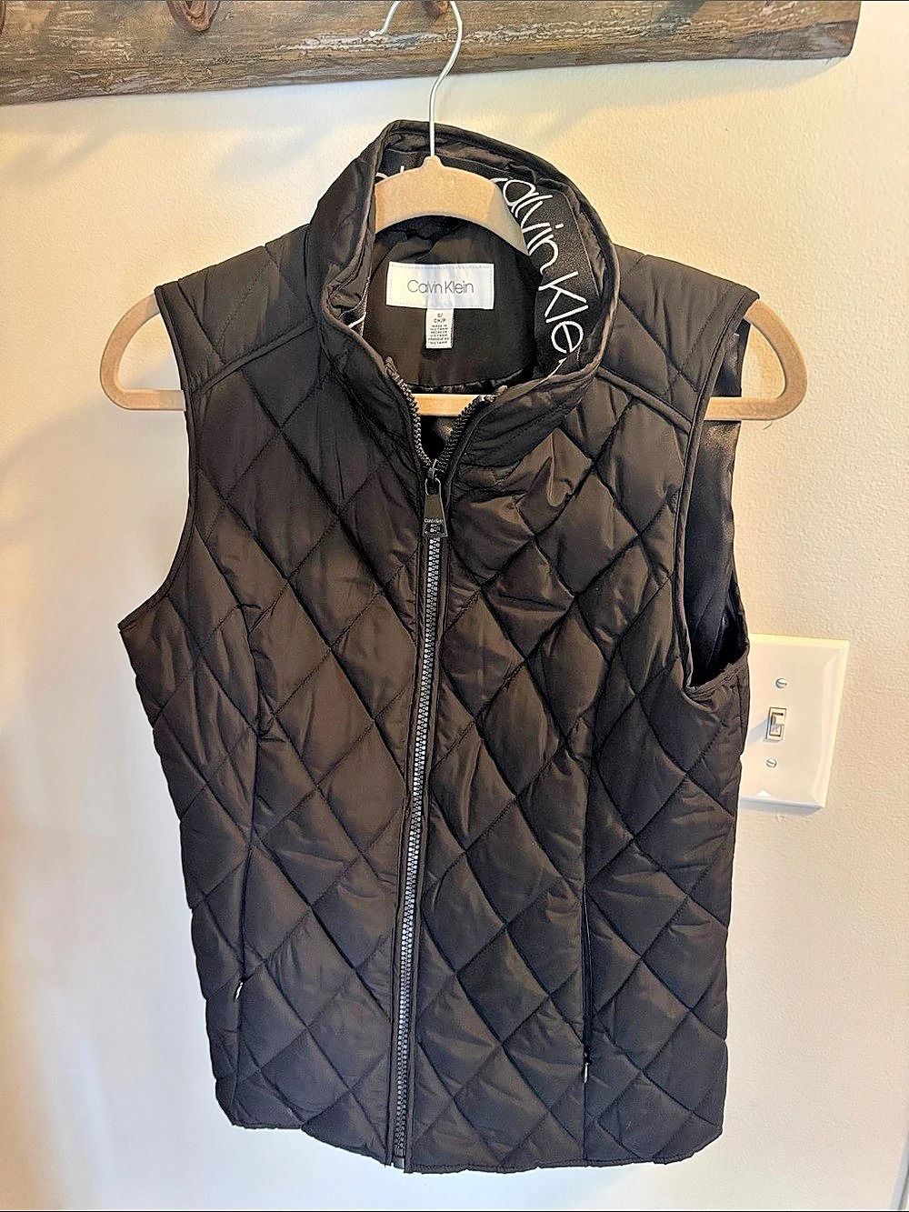 Calvin Klein Quilted Vest in Black Size Medium Like New